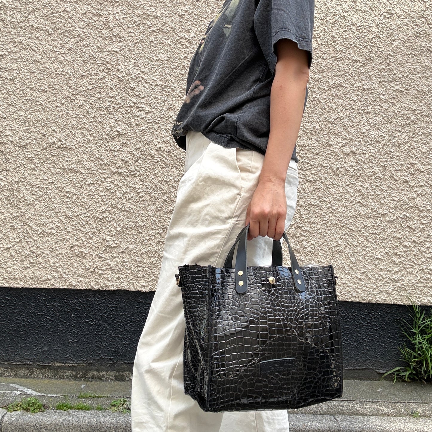 Limited stock) Early June Colored PVC (Leather Handle) Tote M / 🐊Crocodile Black