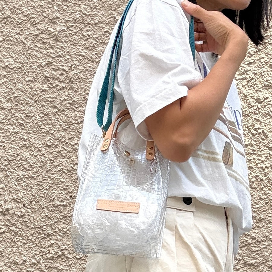 残りわずか）＜新色＞Colored PVC(LeatherHandle)Pochette/🐊Crocodile TOMEI