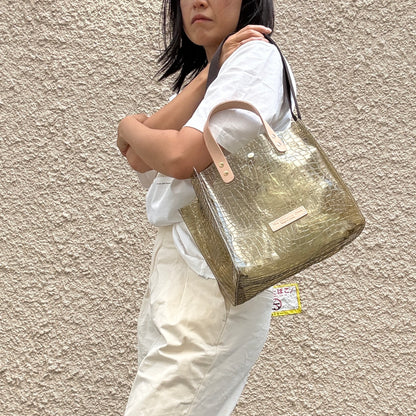 7月上旬発送＜新色＞Colored PVC(LeatherHandle)ToteM/🐊Crocodile Kahki Brown