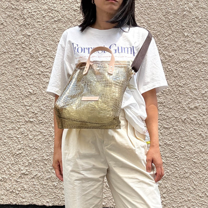 7月上旬発送＜新色＞Colored PVC(LeatherHandle)ToteM/🐊Crocodile Kahki Brown