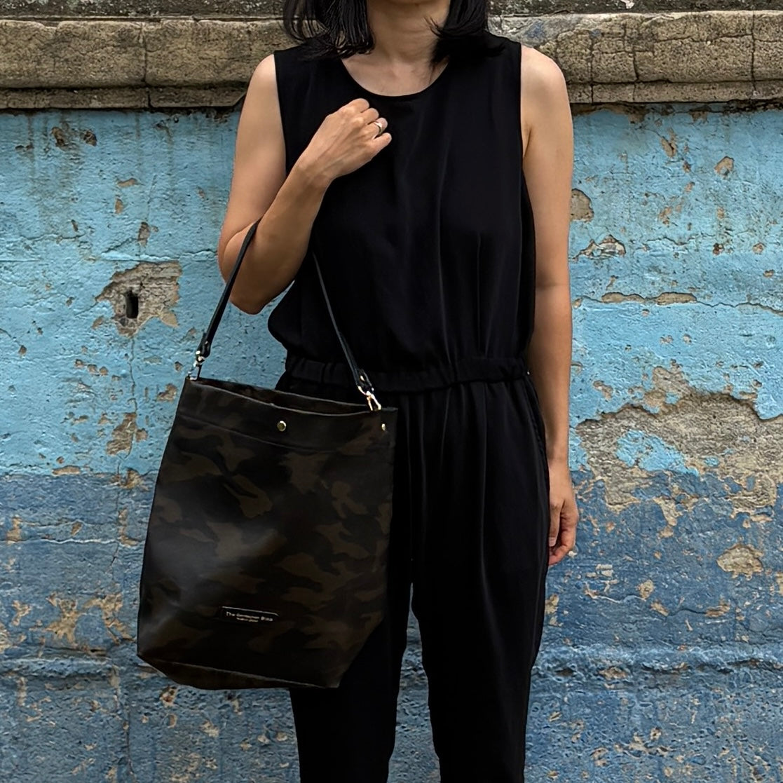 「軽くて拭ける」Coated PVC Camouflage（Shoulder BAG)