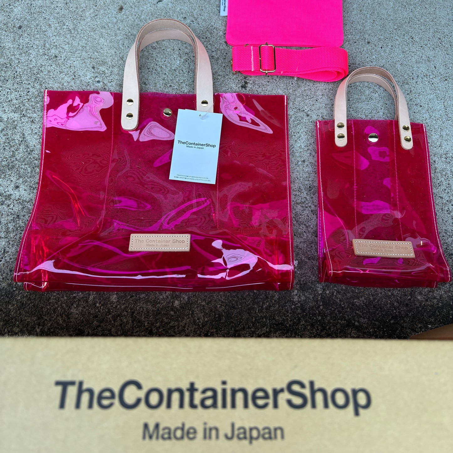 「全部ピンクボックス」カラーPVCベルト付き（バッグ２点＋ポーチおまけ付き）