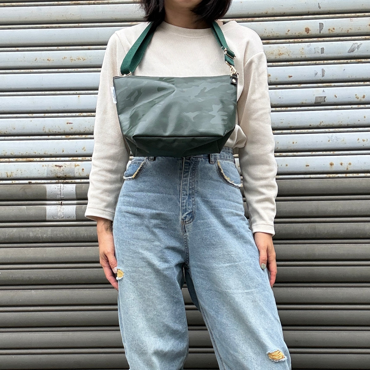 「耐久性に優れたスーパーファブリック」Tarpaulin（ポシェットM) カモフラージュ