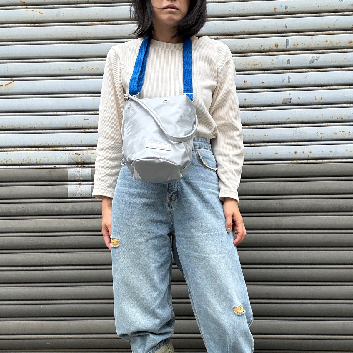 「耐久性に優れたスーパーファブリック」Tarpaulin（丸底ワンショルダーバッグ)カモフラージュ