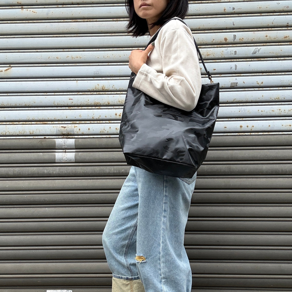 「耐久性に優れたスーパーファブリック」Tarpaulin（ワンショルダーバッグ)カモフラージュ