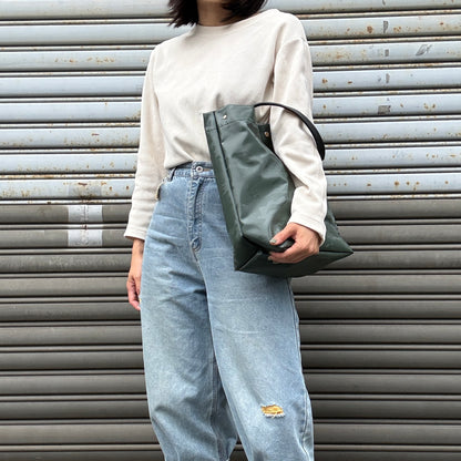 「耐久性に優れたスーパーファブリック」Tarpaulin（ワンショルダーバッグ)カモフラージュ