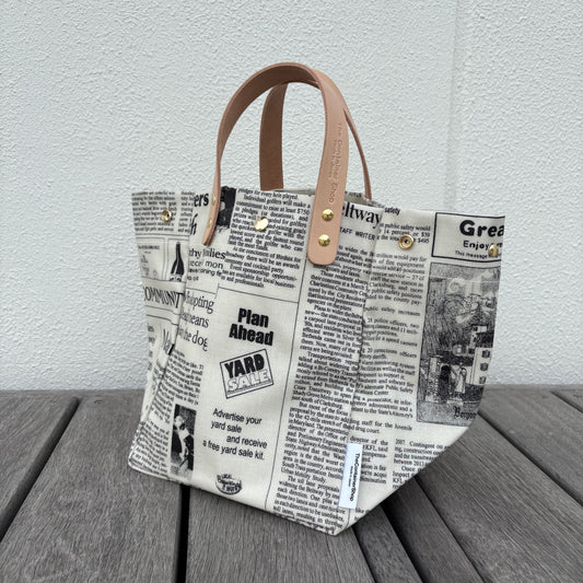 「軽くて拭ける」Coated PVC（SQ）News Paper