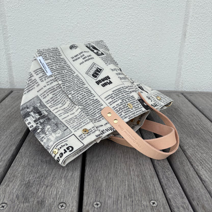 「軽くて拭ける」Coated PVC（SQ）News Paper