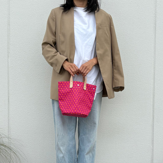 「軽くて拭ける」Coated PVC（丸底バッグ）Polka Dots