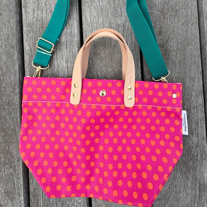 「軽くて拭ける」Coated PVC（WM) Polka Dots
