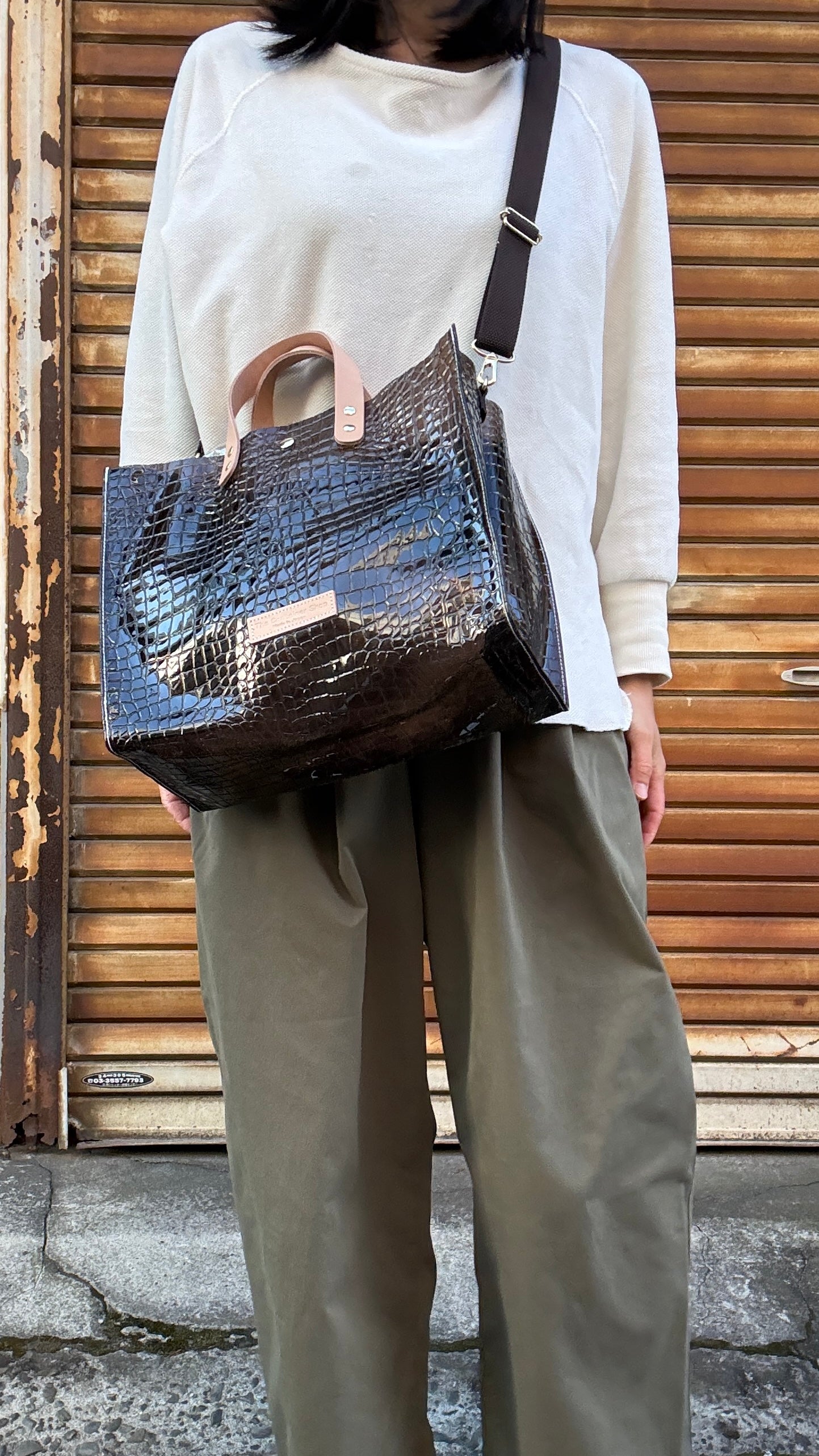 Colored PVC(LeatherHandle)Tote L/🐊 Crocodile Dark Brown