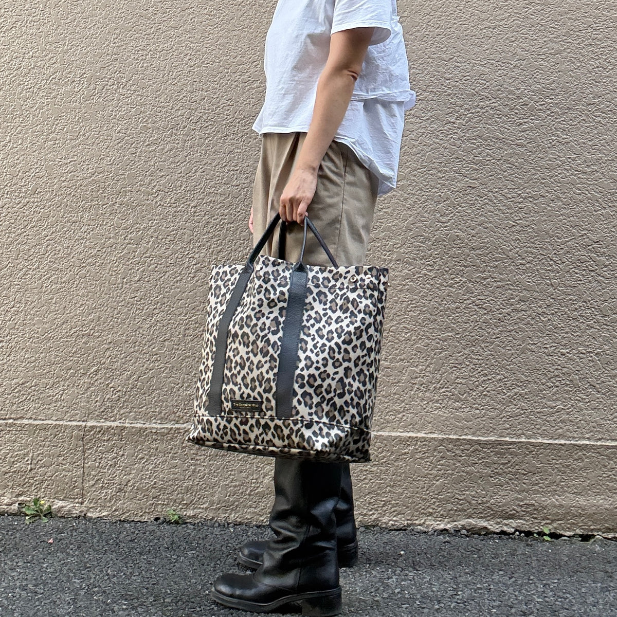 "Lightweight and wipeable" Coated PVC Camouflage (TOTE L)