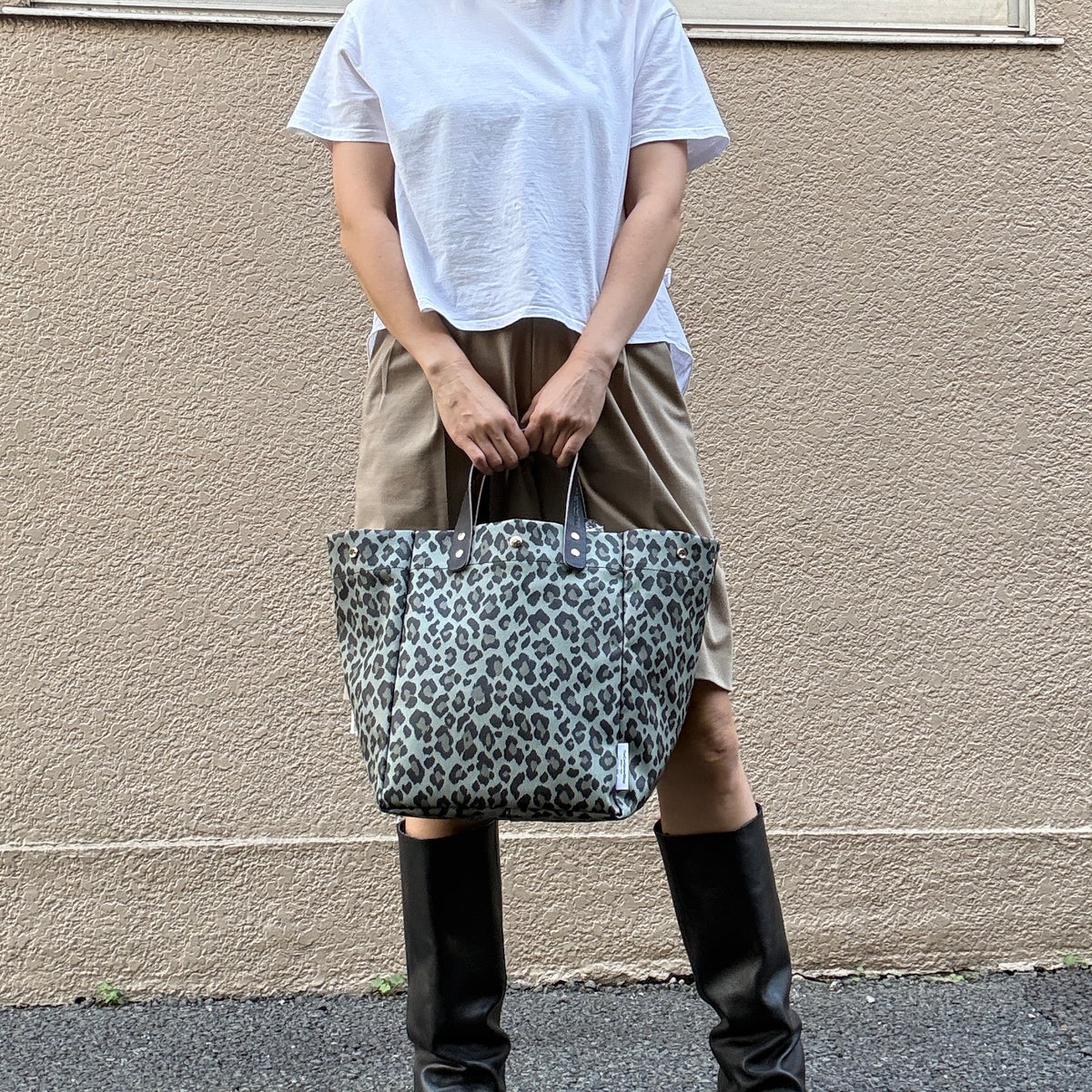 <2026年AW新先＞「軽くて拭ける」Coated PVC Leopard（SQL)