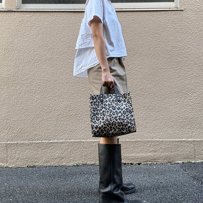 ＜2026年AW新作＞「軽くて拭ける」Coated PVC Leopard（Rectangle M)