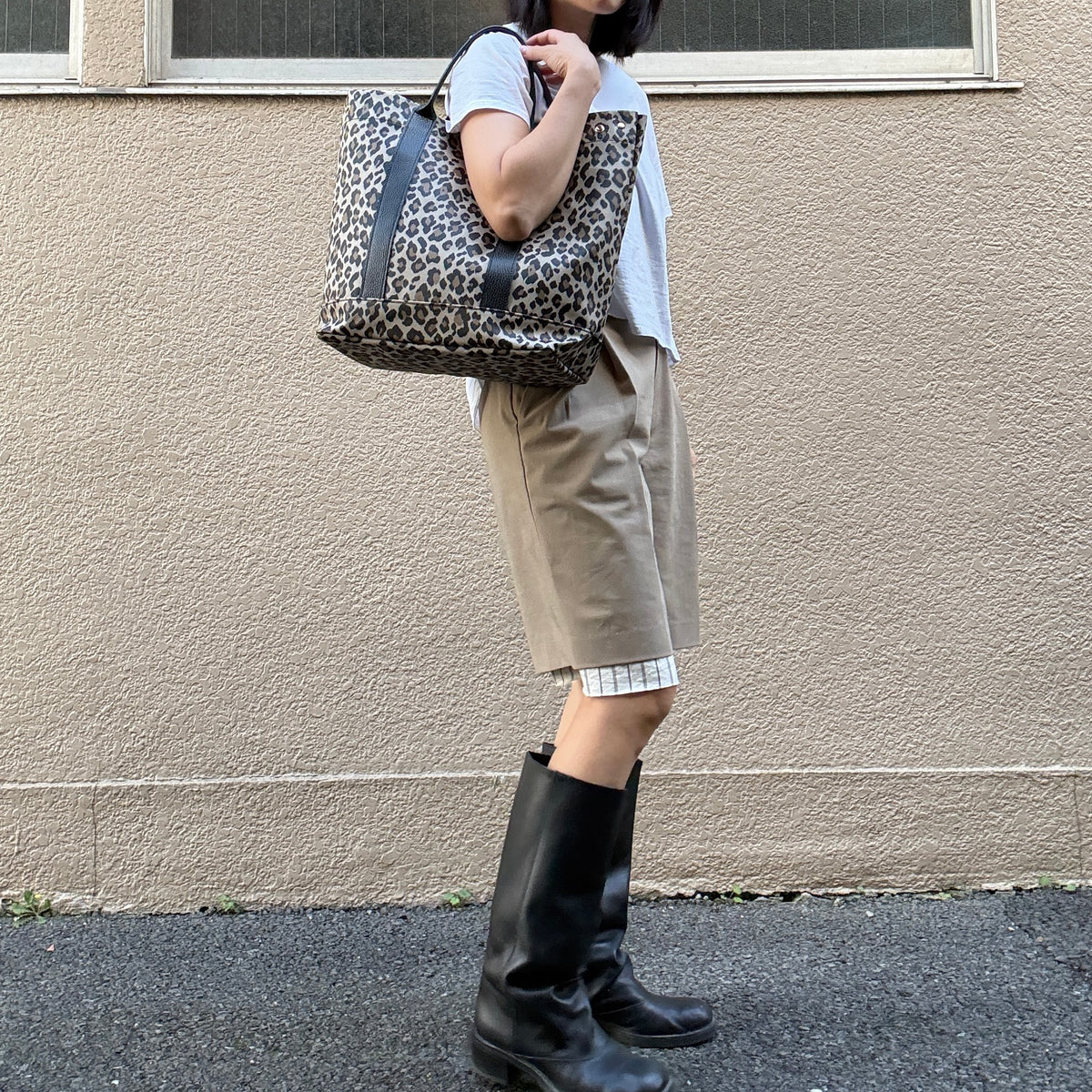 "Lightweight and wipeable" Coated PVC Camouflage (TOTE L)