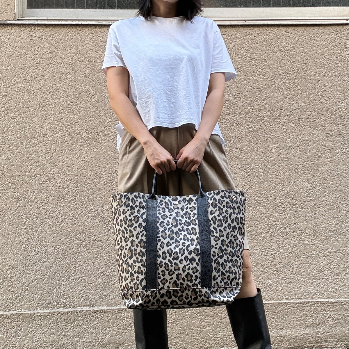 "Lightweight and wipeable" Coated PVC Camouflage (TOTE L)