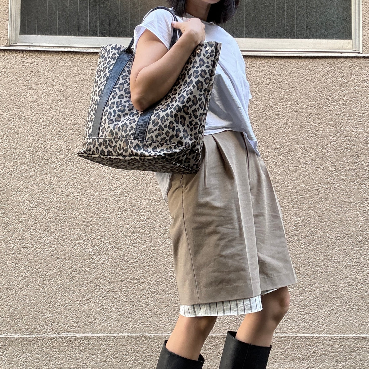 "Lightweight and wipeable" Coated PVC Camouflage (TOTE L)