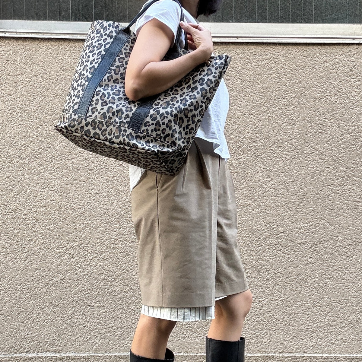 "Lightweight and wipeable" Coated PVC Camouflage (TOTE L)