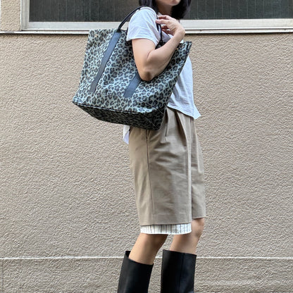 "Lightweight and wipeable" Coated PVC Camouflage (TOTE L)