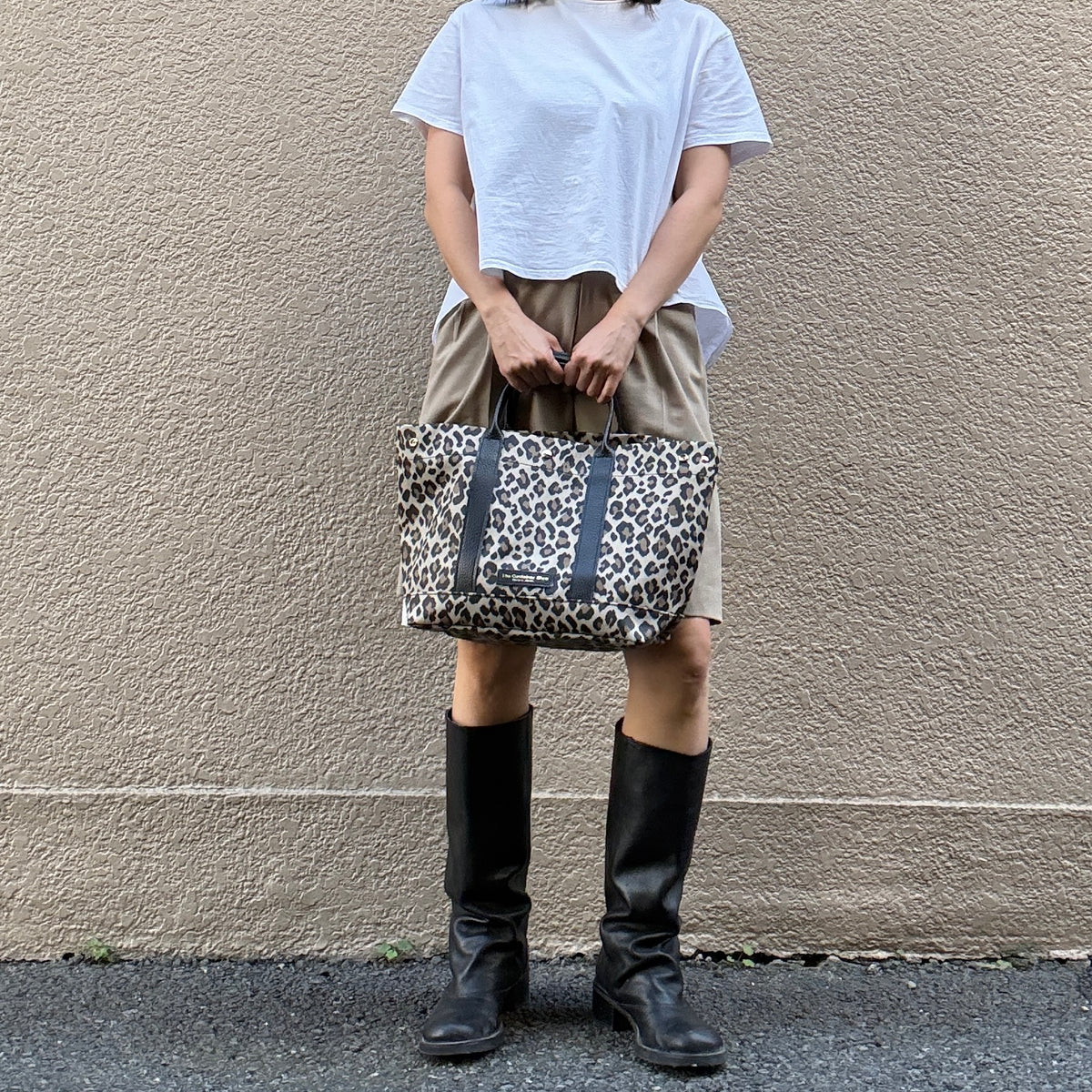 "Lightweight and Wipeable" Coated PVC Camouflage (TOTE M)