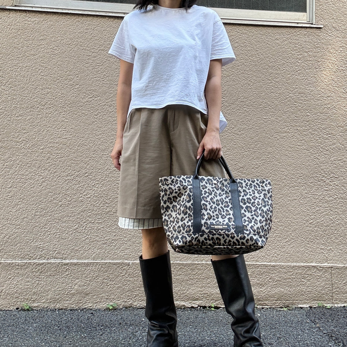 "Lightweight and Wipeable" Coated PVC Camouflage (TOTE M)