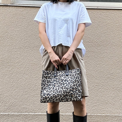 "Lightweight and wipe-clean" Coated PVC Leopard (Rectangle L)