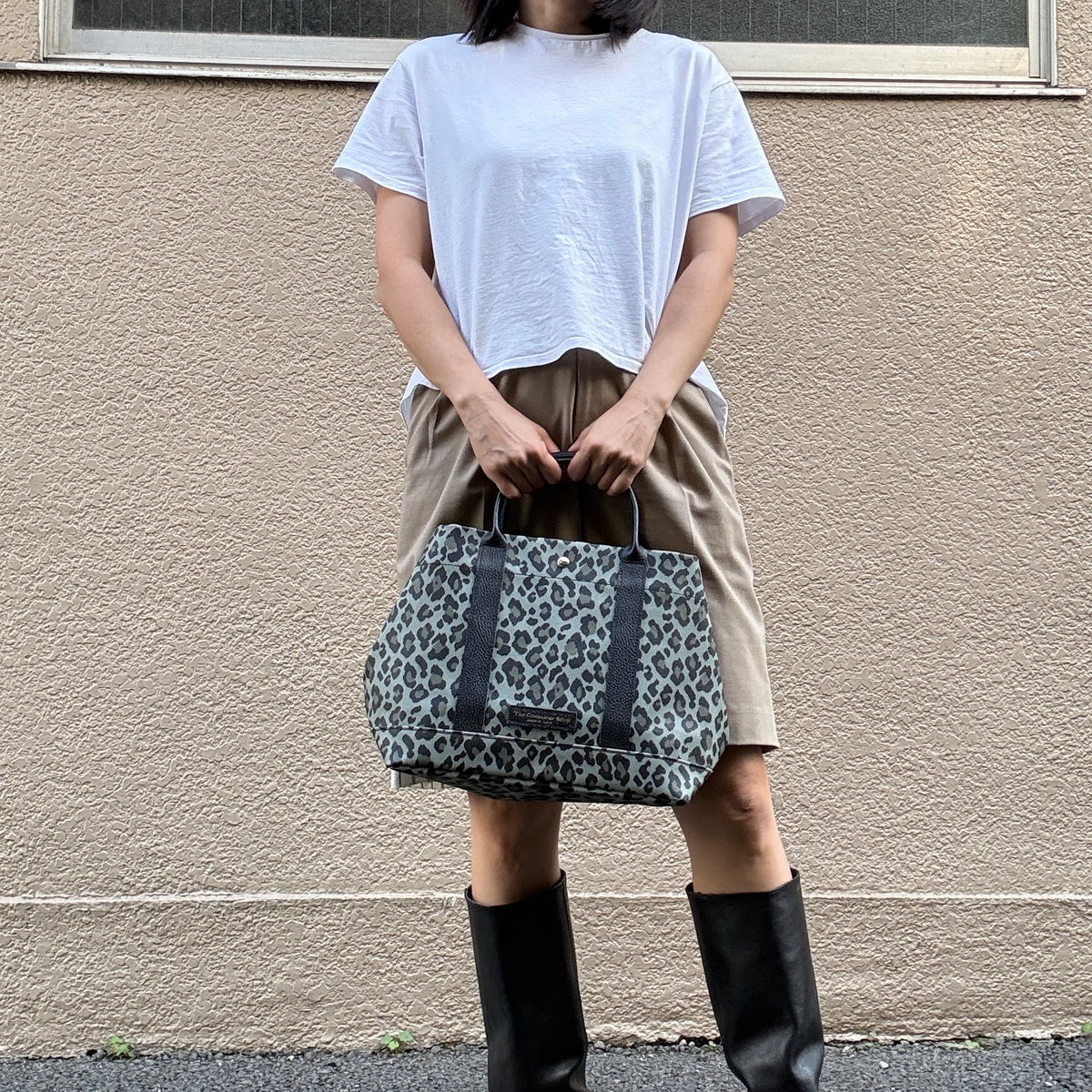 "Lightweight and Wipeable" Coated PVC Camouflage (TOTE M)
