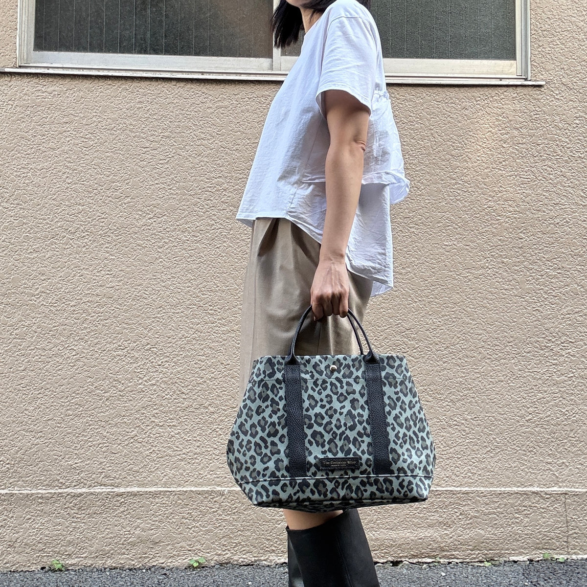 "Lightweight and wipeable" Coated PVC Camouflage (TOTE L)