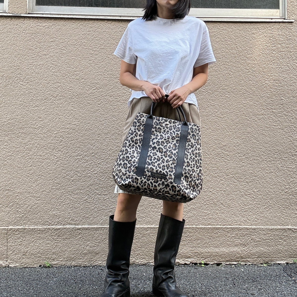 "Lightweight and wipeable" Coated PVC Camouflage (TOTE L)