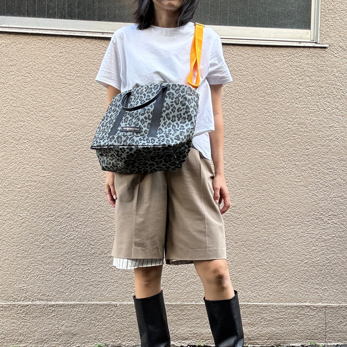 "Lightweight and Wipeable" Coated PVC Camouflage (TOTE M)