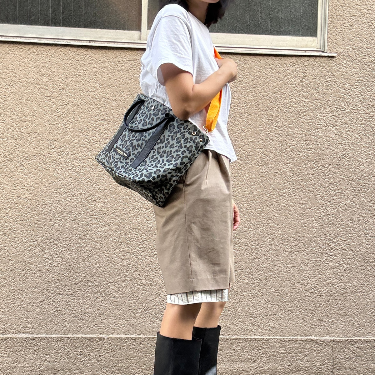 "Lightweight and Wipeable" Coated PVC Camouflage (TOTE M)