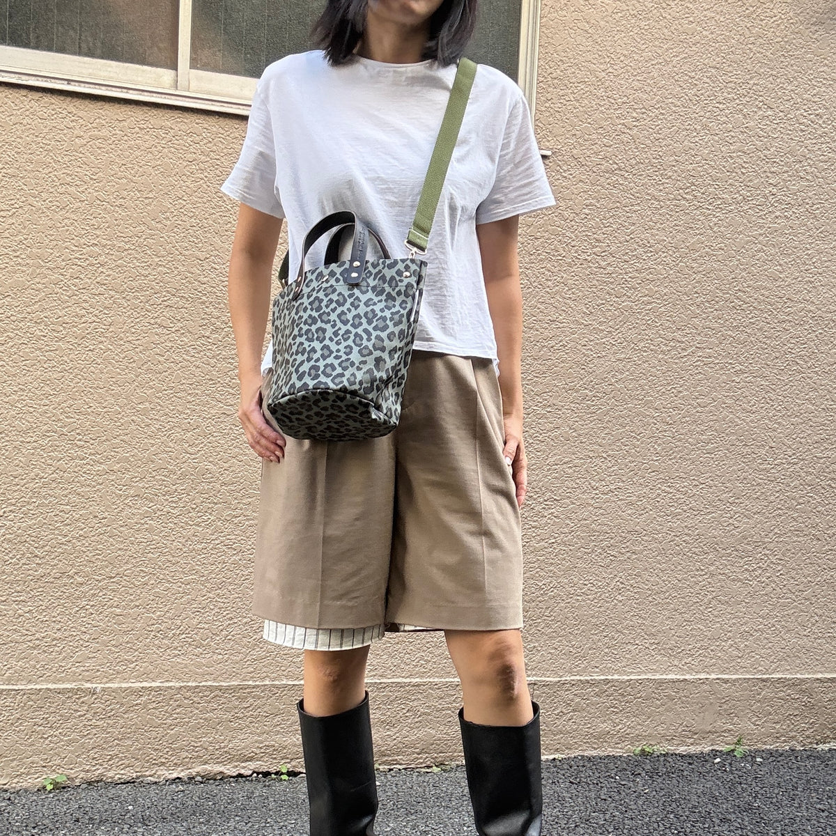 "Lightweight and Wipable" Coated PVC Camouflage (Round Bottom) B