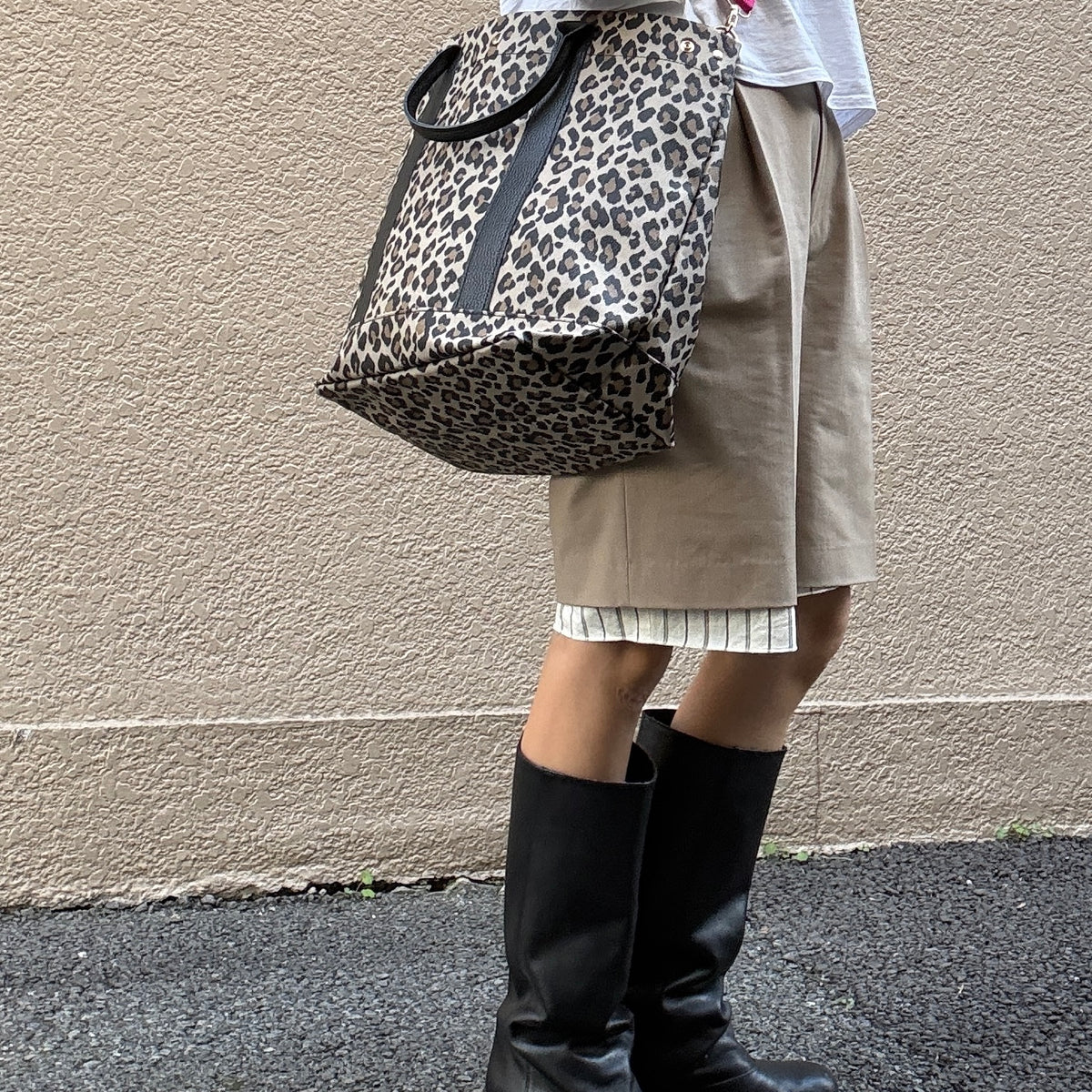 "Lightweight and wipeable" Coated PVC Camouflage (TOTE L)