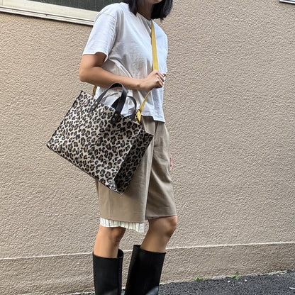 "Lightweight and wipe-clean" Coated PVC Leopard (Rectangle L)