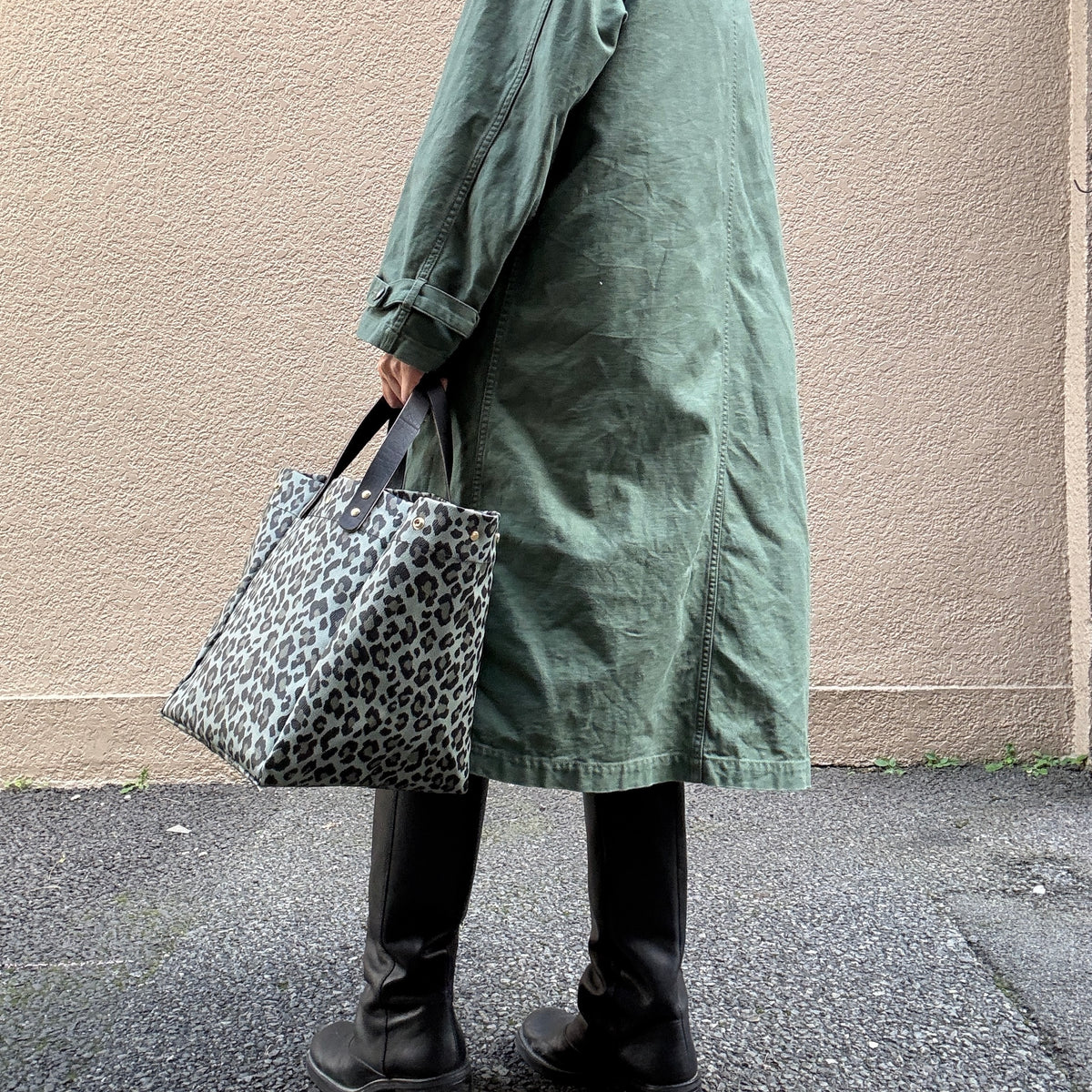 <2026年AW新先＞「軽くて拭ける」Coated PVC Leopard（SQL)