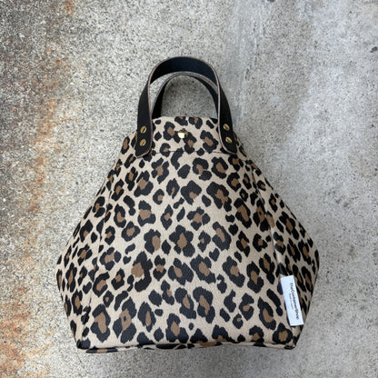 <2026年AW新先＞「軽くて拭ける」Coated PVC Leopard（SQL)