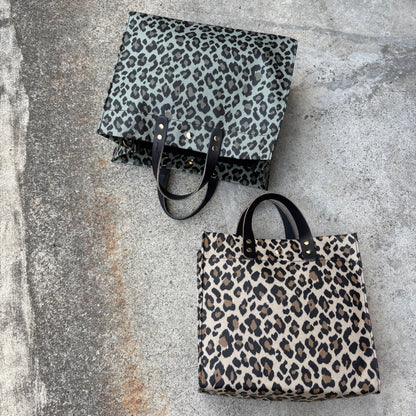 "Lightweight and wipe-clean" Coated PVC Leopard (Rectangle L)