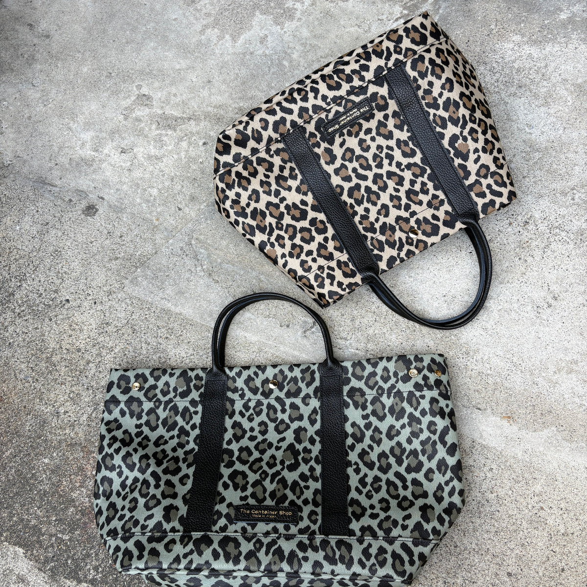 "Lightweight and Wipeable" Coated PVC Camouflage (TOTE M)