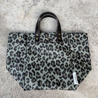 <2026年AW新先＞「軽くて拭ける」Coated PVC Leopard（SQL)