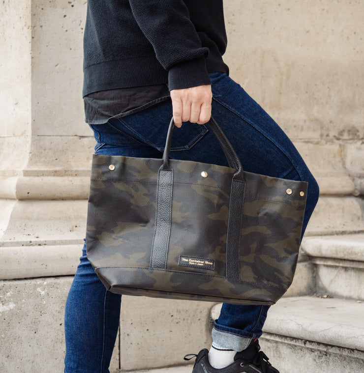 軽くて拭ける」Coated PVC Camouflage（TOTE M) – TheContainerShop