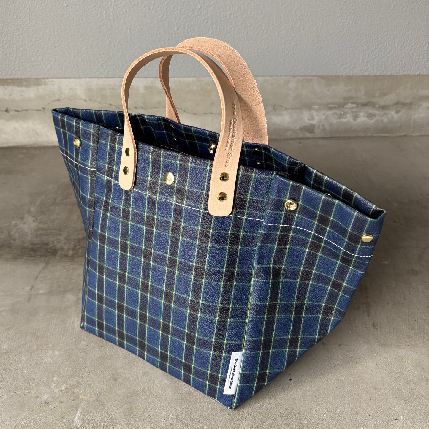 「軽くて拭ける」Coated PVC（SQ）Black Watch