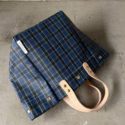 「軽くて拭ける」Coated PVC（SQ）Black Watch