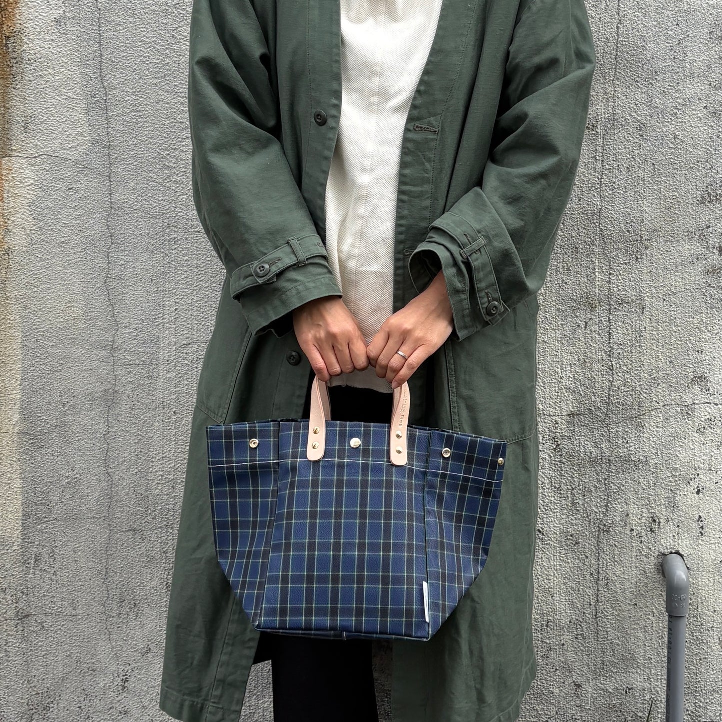 「軽くて拭ける」Coated PVC（SQ）Black Watch