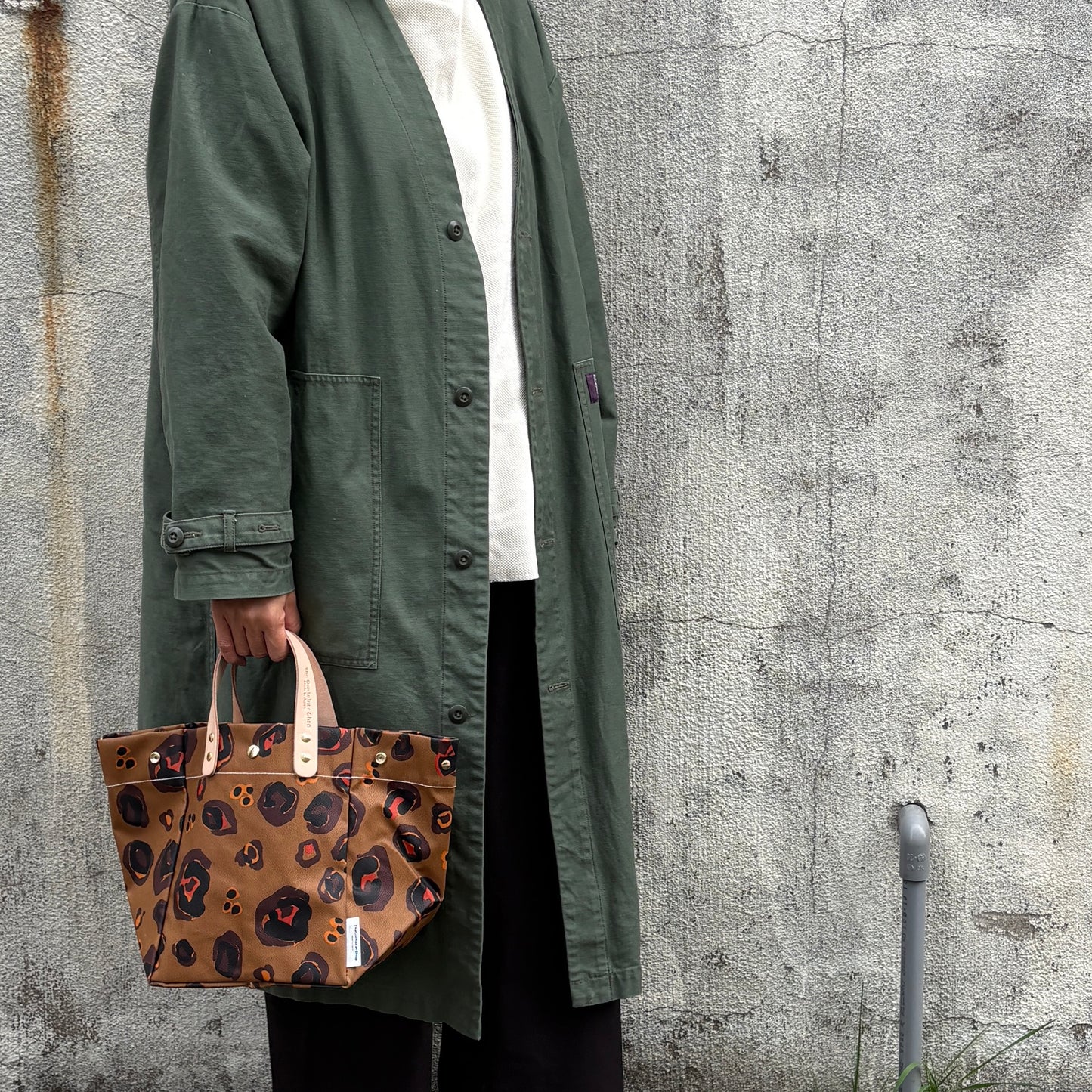 ラスト１）軽くて拭ける」Coated PVC（SQ）HOTSPOTS（MOCA）