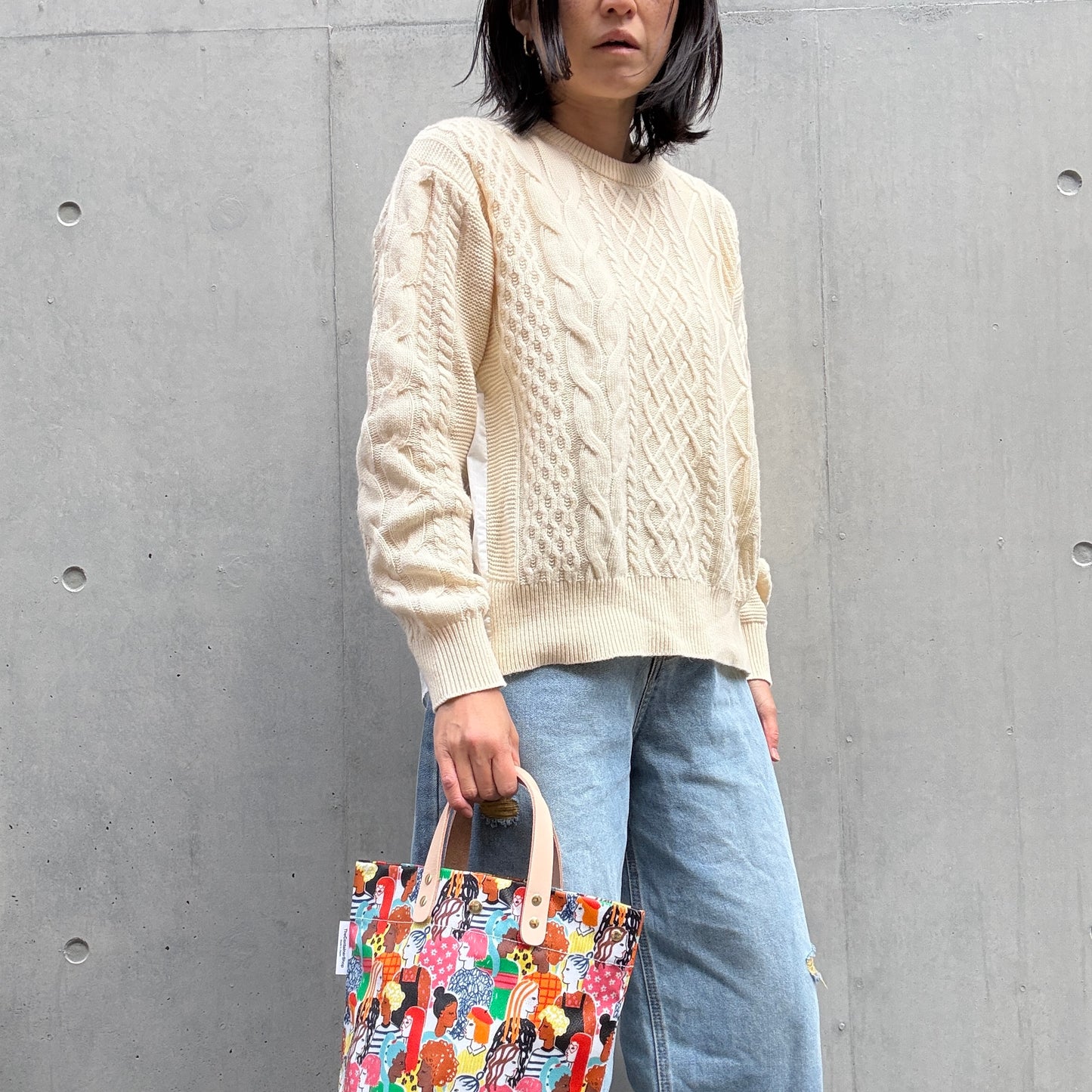 <Limited Quantity> "Lightweight and Easy to Wipe" Coated PVC (Round Bottom Bag) Strong Together