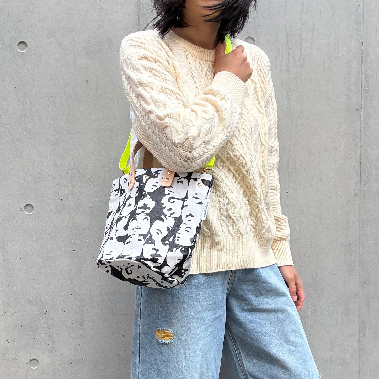 <Limited Quantity> "Lightweight and Wipeable" Coated PVC (Round Bottom Bag) INCROWD