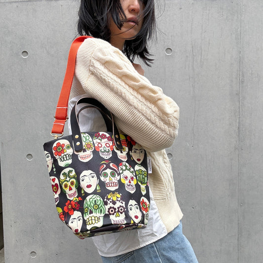 4月上旬＜数量限定＞「軽くて拭ける」Coated PVC（丸底バッグ）Gotas de Amor