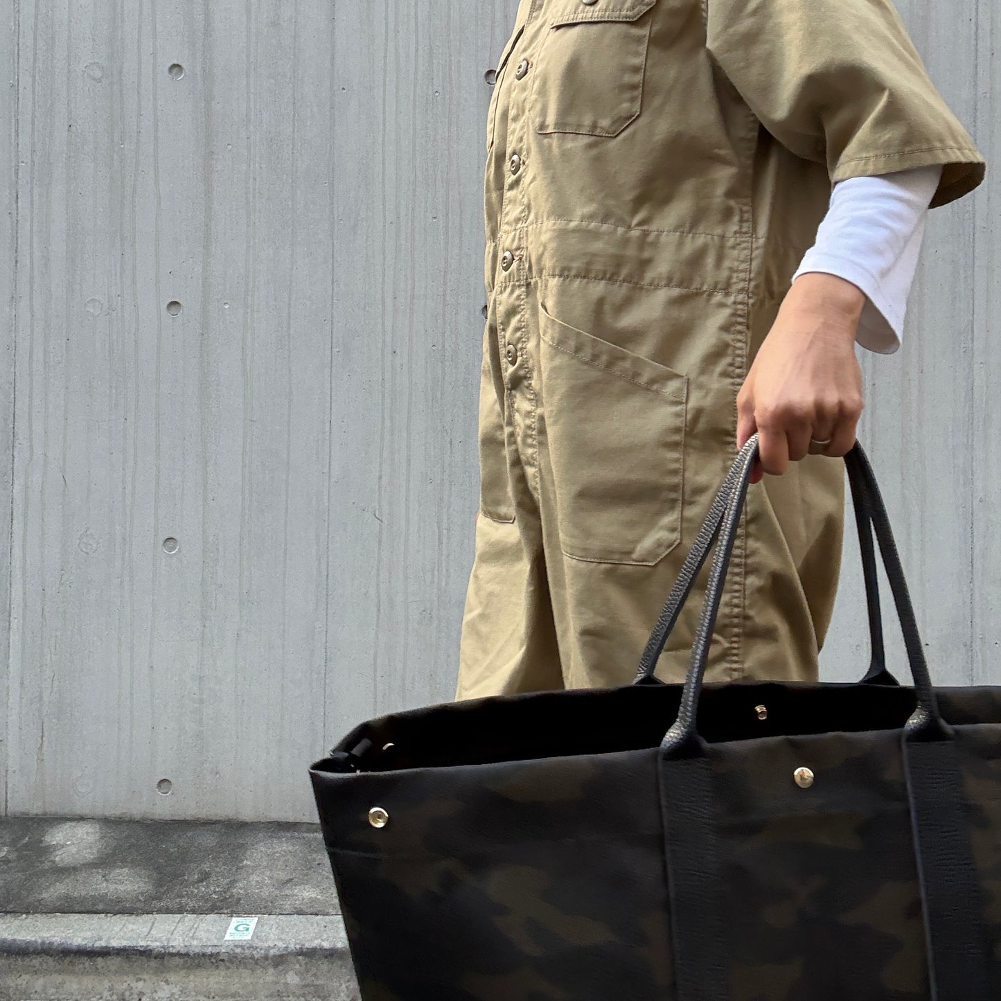 ＜先行発売＞「軽くて拭ける」Coated PVC Camouflage（トートXL）