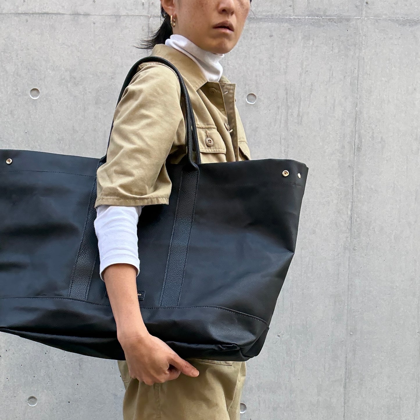 ＜先行発売＞「軽くて拭ける」Coated PVC Camouflage（トートXL）