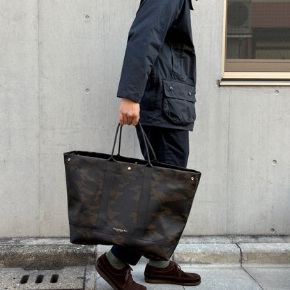 ＜先行発売＞「軽くて拭ける」Coated PVC Camouflage（トートXL）